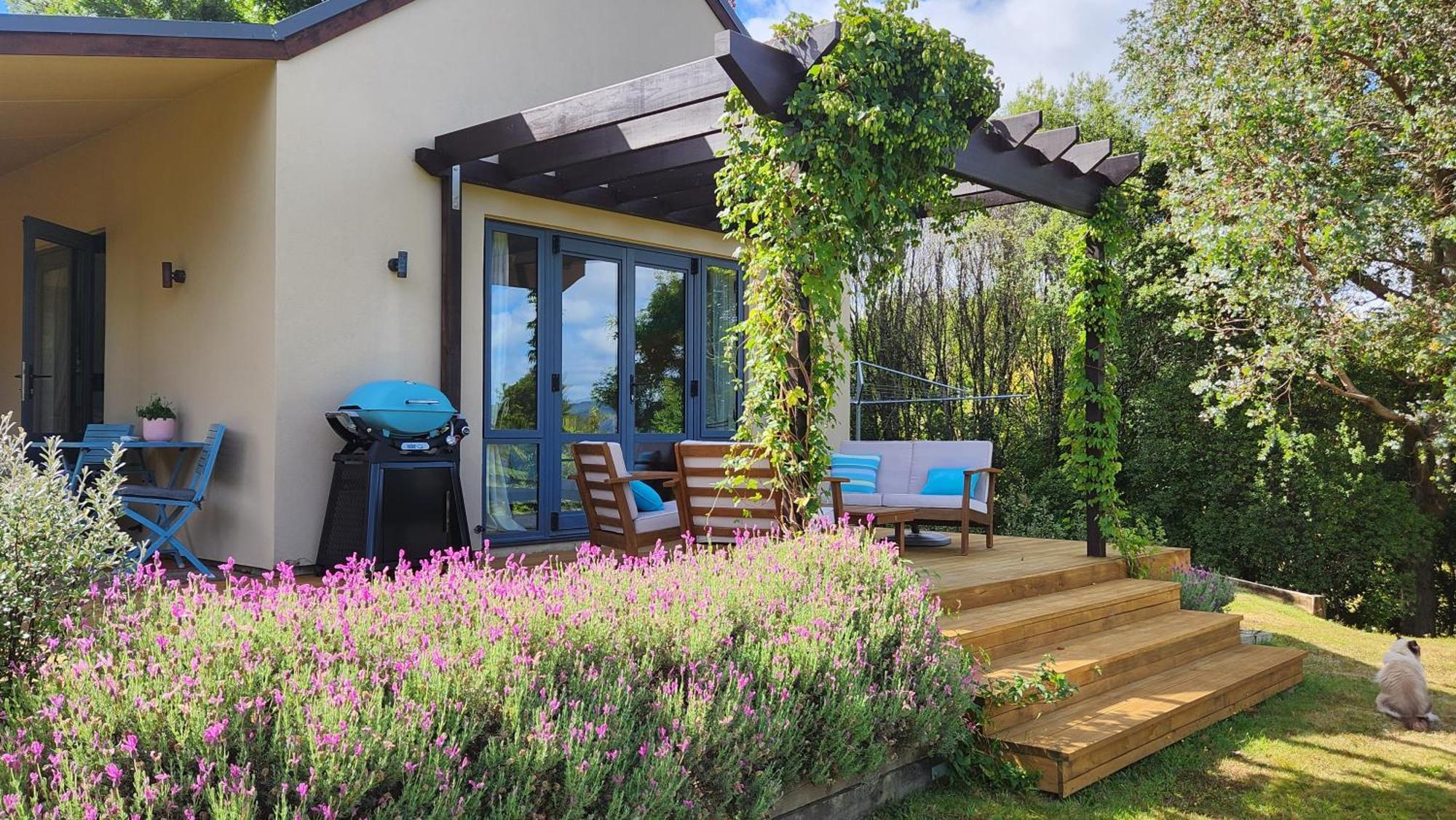 Boutique Art Retreat Hotel อัปเปอร์ฮัทท์ ภายนอก รูปภาพ