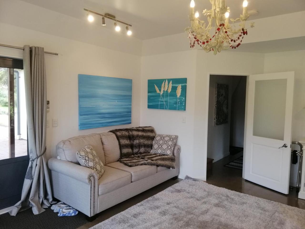 Boutique Art Retreat Hotel อัปเปอร์ฮัทท์ ภายนอก รูปภาพ